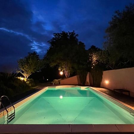 ラーリ La Casa Nel Boscoヴィラ エクステリア 写真