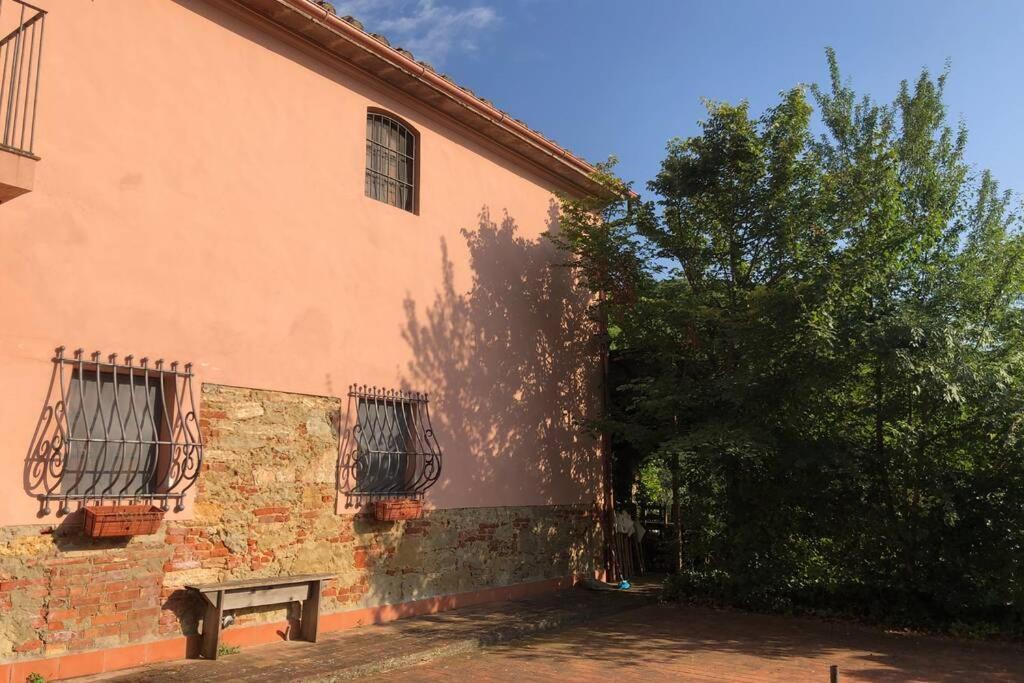ラーリ La Casa Nel Boscoヴィラ エクステリア 写真
