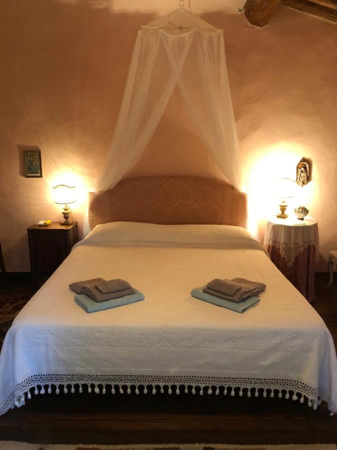 ラーリ La Casa Nel Boscoヴィラ エクステリア 写真