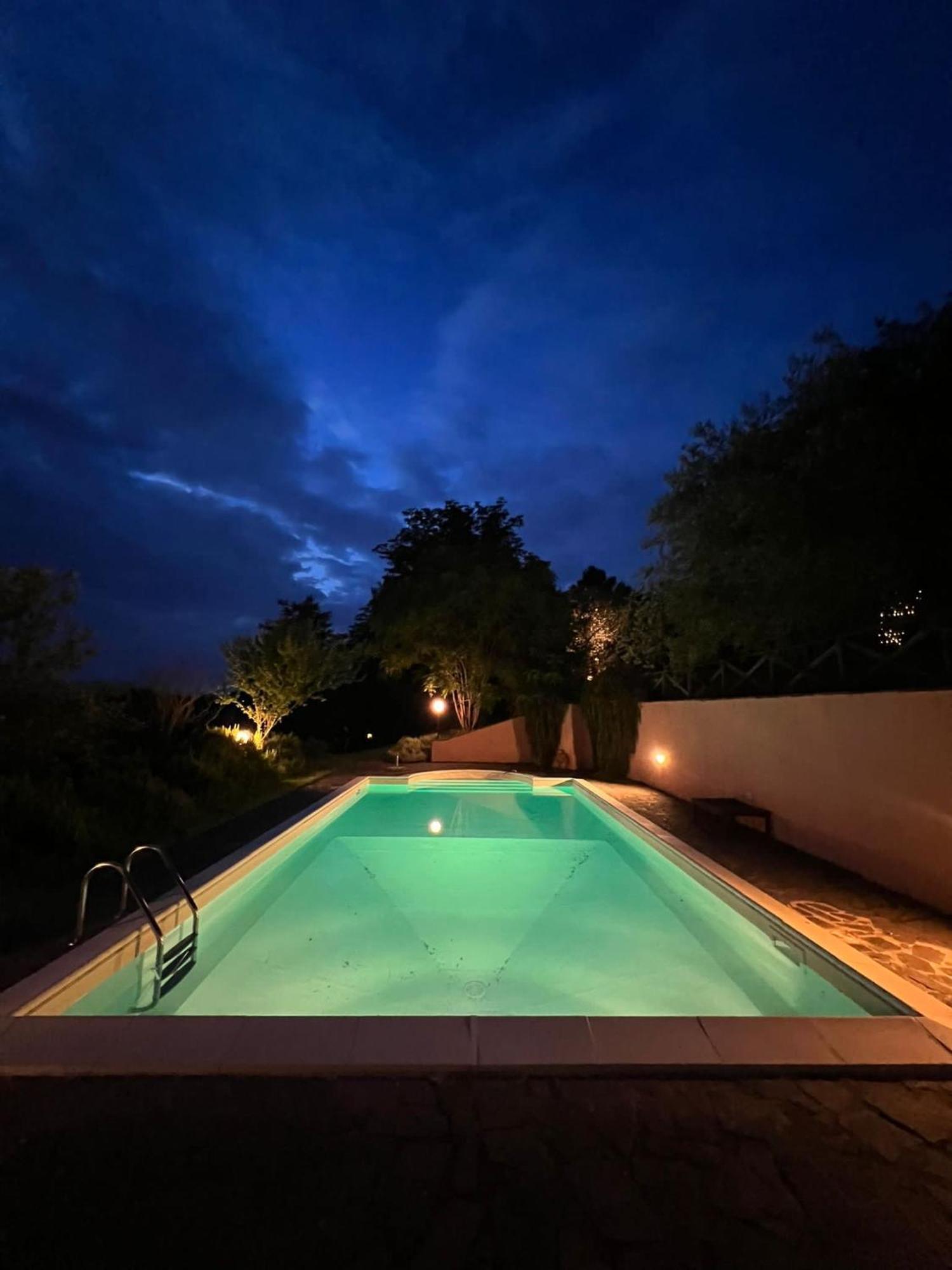 ラーリ La Casa Nel Boscoヴィラ エクステリア 写真