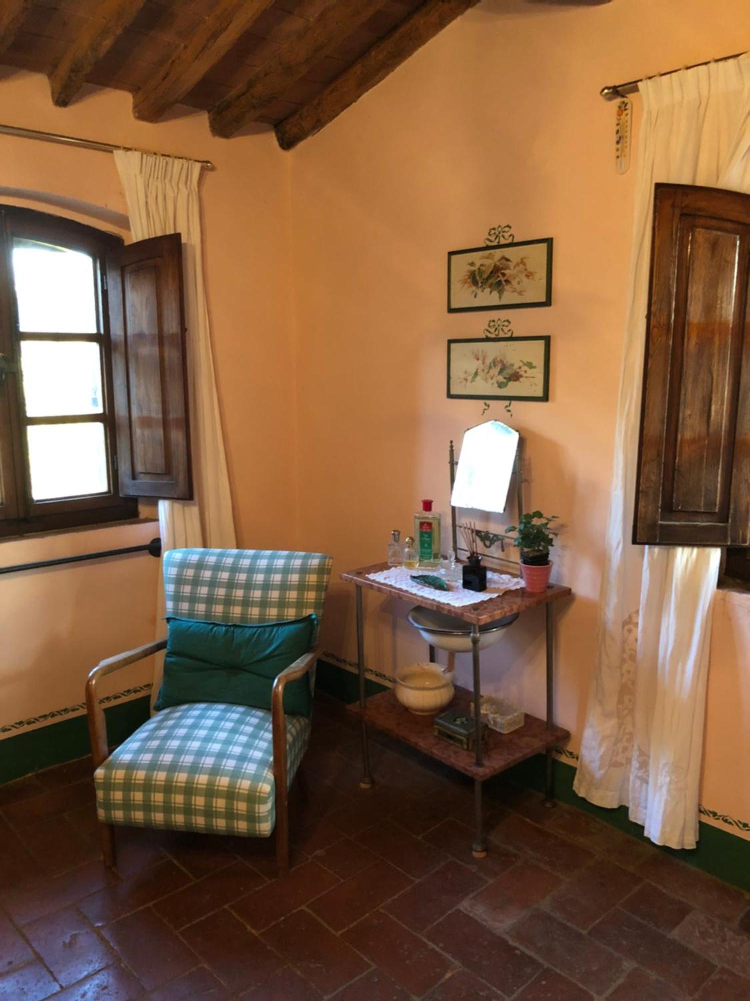 ラーリ La Casa Nel Boscoヴィラ エクステリア 写真