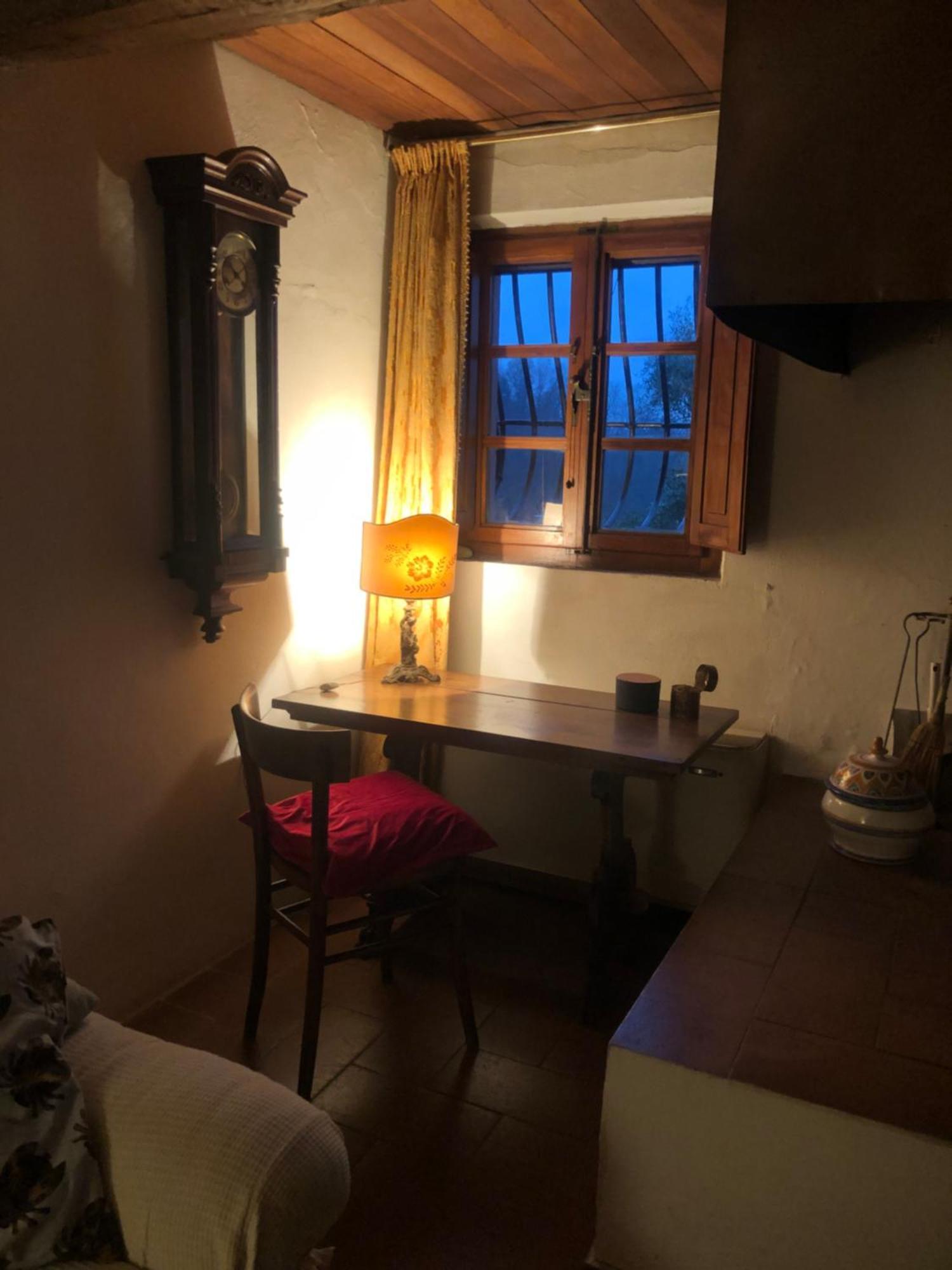 ラーリ La Casa Nel Boscoヴィラ エクステリア 写真